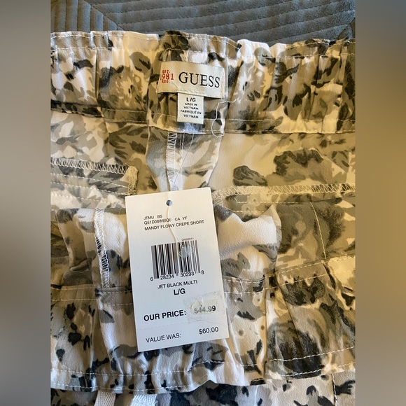 Guess shorts - Picture 4 of 4